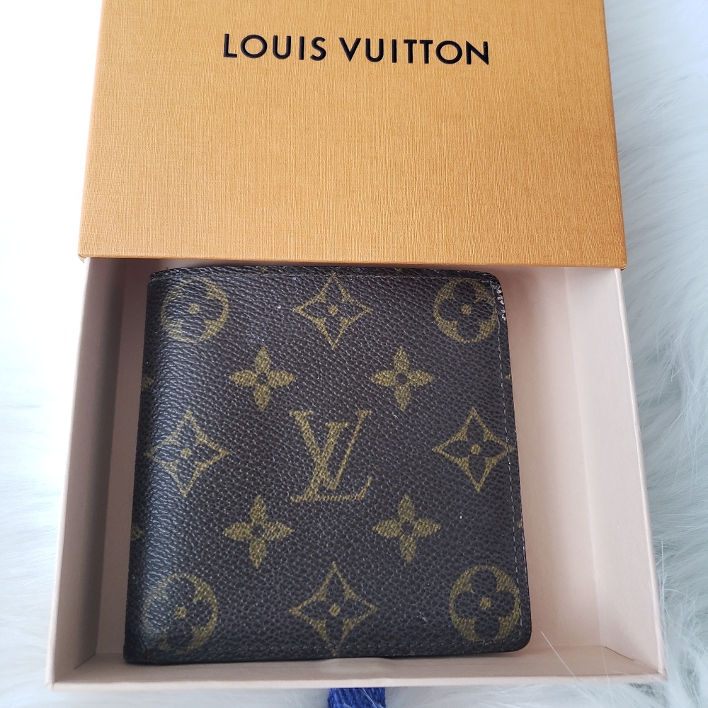 Authentic Loius Vuitton Bifold Monogram Mens Wall… - image 1